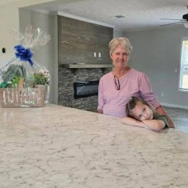 KATHRYN R. welcome home image