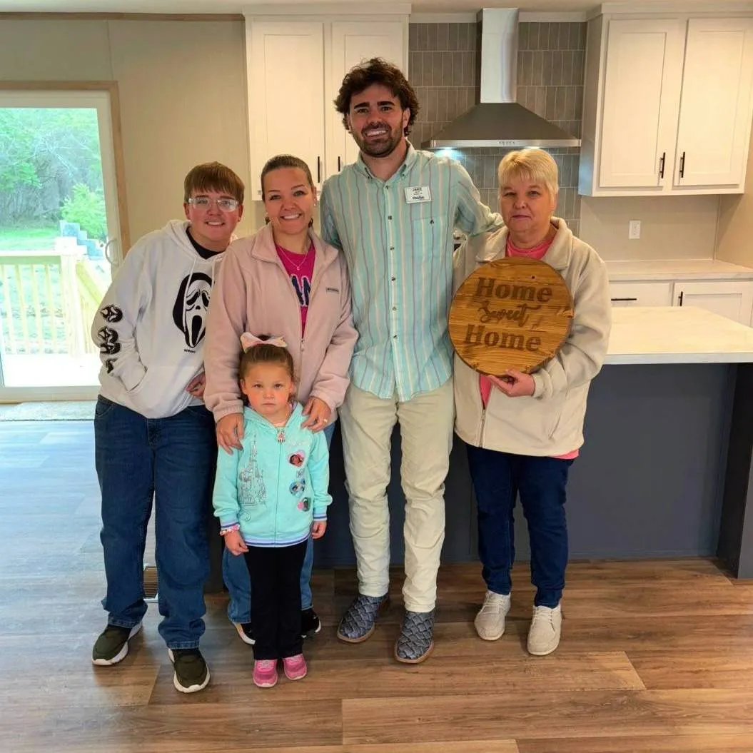 KRISTIN L. welcome home image